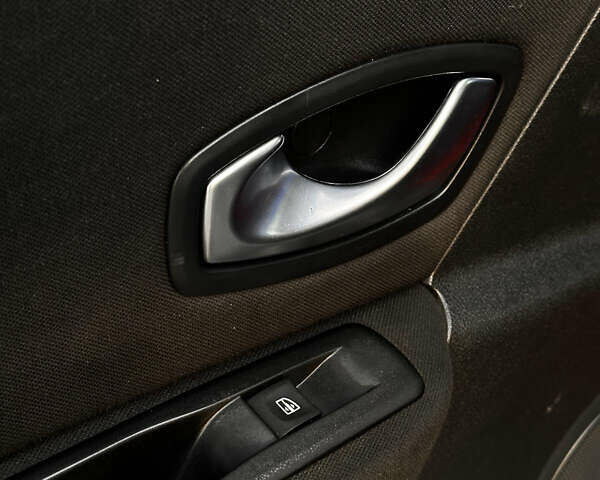 Коричневый Рено Меган, объемом двигателя 1.5 л и пробегом 275 тыс. км за 4999 $, фото 35 на Automoto.ua