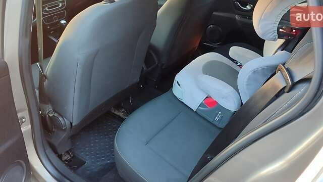 Коричневый Рено Меган, объемом двигателя 1.6 л и пробегом 213 тыс. км за 6500 $, фото 16 на Automoto.ua