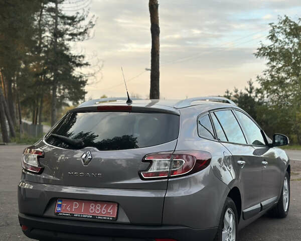 Коричневый Рено Меган, объемом двигателя 1.6 л и пробегом 210 тыс. км за 7700 $, фото 12 на Automoto.ua