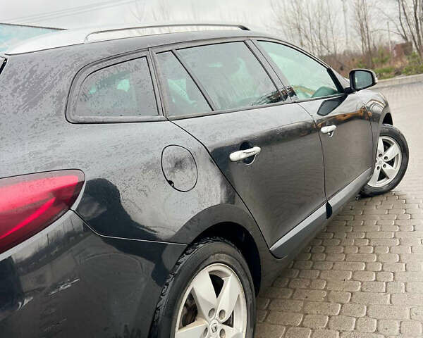 Коричневый Рено Меган, объемом двигателя 1.5 л и пробегом 259 тыс. км за 5899 $, фото 1 на Automoto.ua