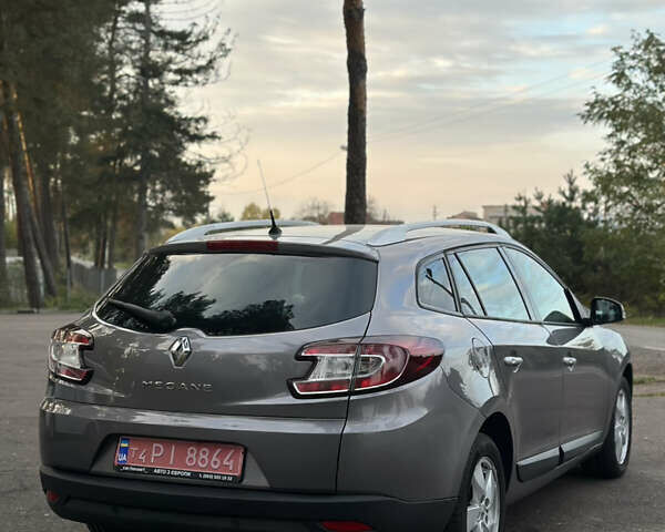 Коричневый Рено Меган, объемом двигателя 1.6 л и пробегом 210 тыс. км за 7700 $, фото 8 на Automoto.ua