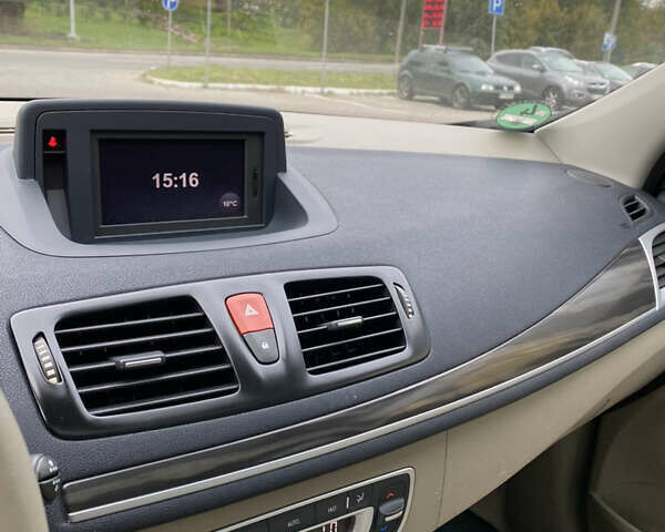 Коричневый Рено Меган, объемом двигателя 1.9 л и пробегом 268 тыс. км за 7600 $, фото 32 на Automoto.ua