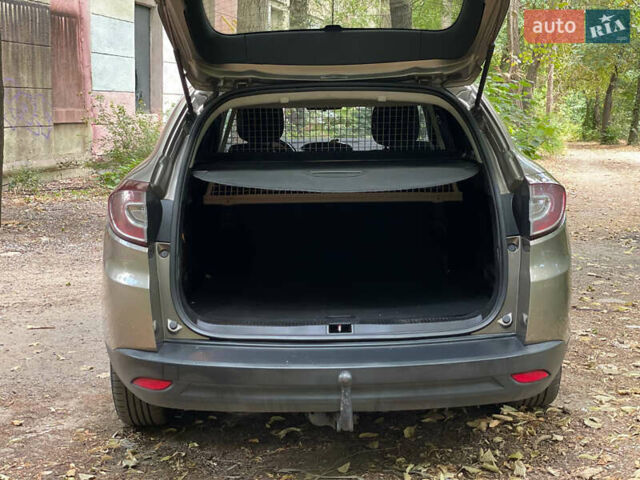 Коричневый Рено Меган, объемом двигателя 1.46 л и пробегом 248 тыс. км за 6550 $, фото 10 на Automoto.ua