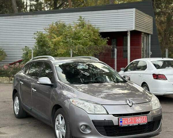 Коричневый Рено Меган, объемом двигателя 1.6 л и пробегом 210 тыс. км за 7700 $, фото 4 на Automoto.ua