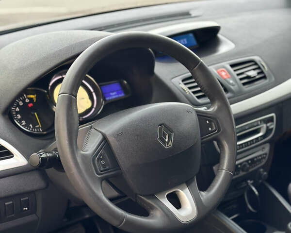 Коричневый Рено Меган, объемом двигателя 1.6 л и пробегом 210 тыс. км за 7700 $, фото 18 на Automoto.ua