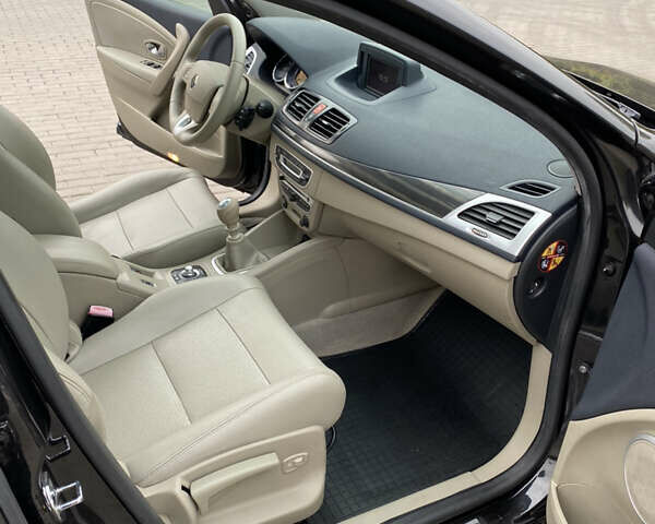 Коричневый Рено Меган, объемом двигателя 1.9 л и пробегом 268 тыс. км за 7600 $, фото 20 на Automoto.ua