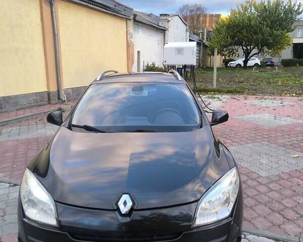 Коричневый Рено Меган, объемом двигателя 0 л и пробегом 223 тыс. км за 7750 $, фото 5 на Automoto.ua