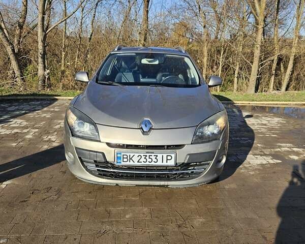 Коричневый Рено Меган, объемом двигателя 1.4 л и пробегом 255 тыс. км за 6500 $, фото 8 на Automoto.ua