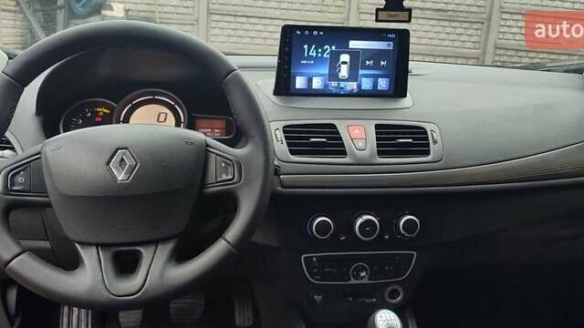 Коричневый Рено Меган, объемом двигателя 1.46 л и пробегом 220 тыс. км за 7150 $, фото 5 на Automoto.ua