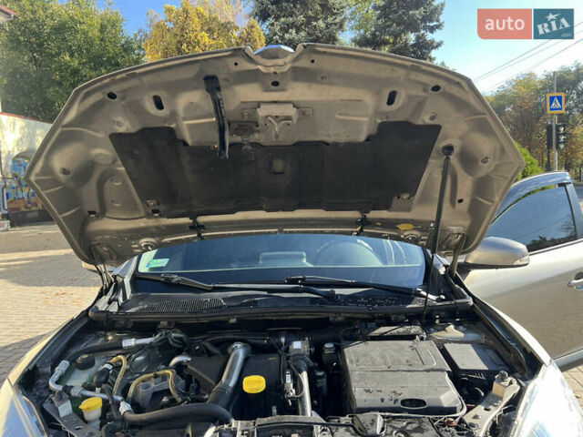 Коричневий Рено Меган, об'ємом двигуна 1.46 л та пробігом 289 тис. км за 6600 $, фото 16 на Automoto.ua