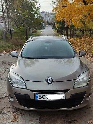 Коричневый Рено Меган, объемом двигателя 1.9 л и пробегом 334 тыс. км за 5799 $, фото 8 на Automoto.ua