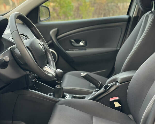 Коричневый Рено Меган, объемом двигателя 1.6 л и пробегом 210 тыс. км за 7700 $, фото 19 на Automoto.ua