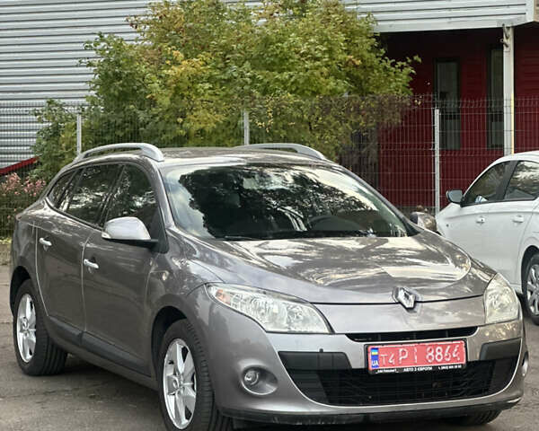 Коричневый Рено Меган, объемом двигателя 1.6 л и пробегом 210 тыс. км за 7700 $, фото 23 на Automoto.ua