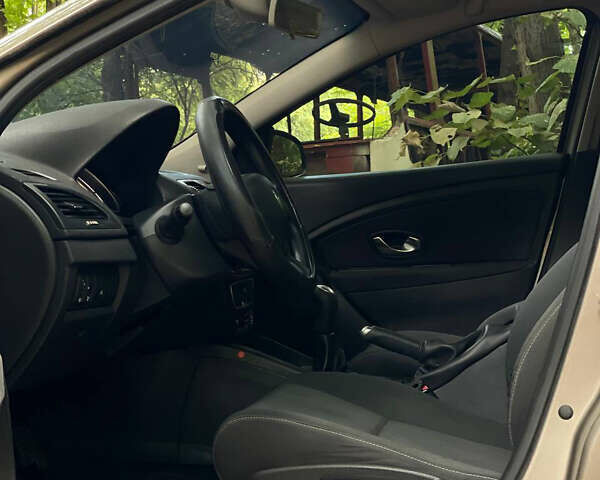 Коричневый Рено Меган, объемом двигателя 1.46 л и пробегом 248 тыс. км за 6550 $, фото 13 на Automoto.ua