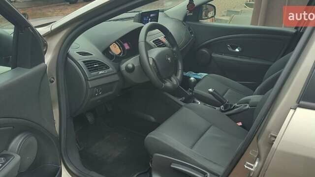 Коричневый Рено Меган, объемом двигателя 1.46 л и пробегом 220 тыс. км за 7150 $, фото 4 на Automoto.ua