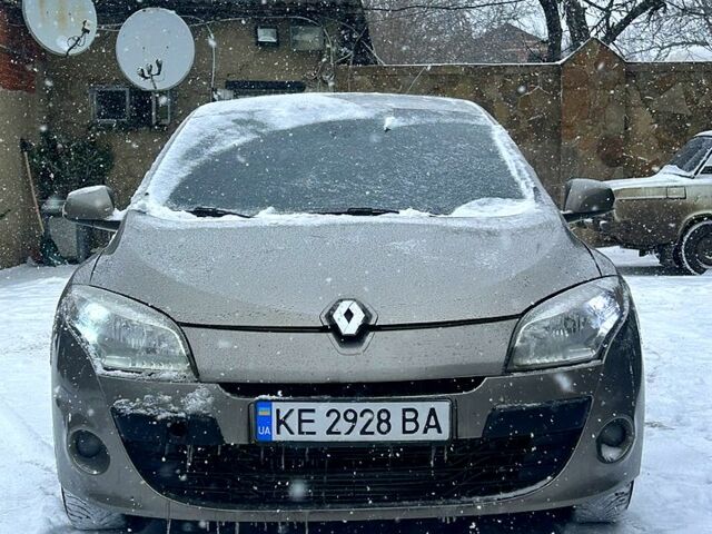 Коричневий Рено Меган, об'ємом двигуна 1.5 л та пробігом 180 тис. км за 6000 $, фото 2 на Automoto.ua