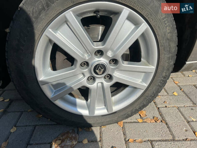 Коричневий Рено Меган, об'ємом двигуна 1.46 л та пробігом 289 тис. км за 6600 $, фото 11 на Automoto.ua