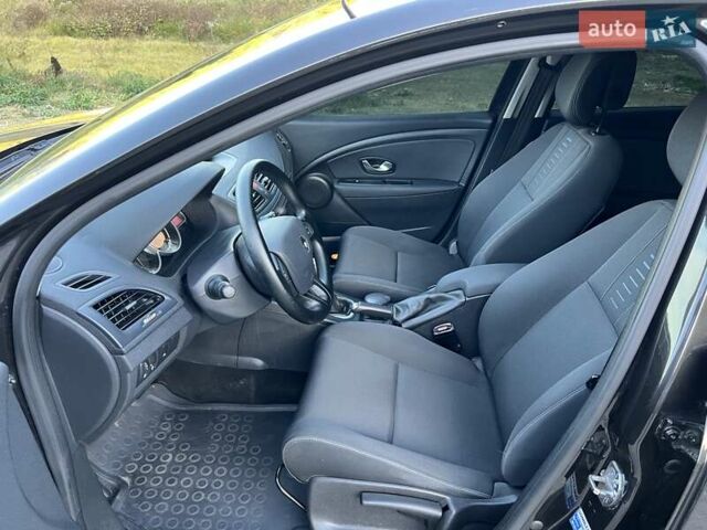 Коричневый Рено Меган, объемом двигателя 1.6 л и пробегом 235 тыс. км за 7900 $, фото 24 на Automoto.ua