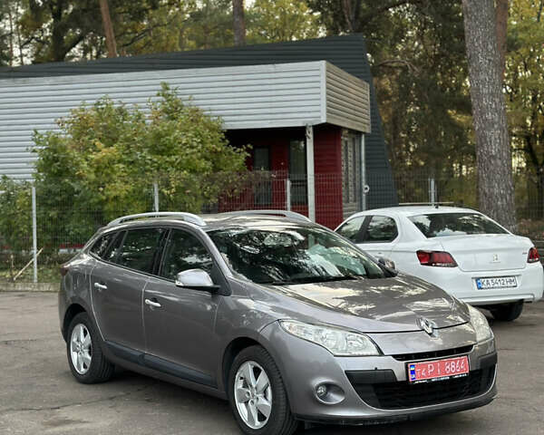 Коричневый Рено Меган, объемом двигателя 1.6 л и пробегом 210 тыс. км за 7700 $, фото 5 на Automoto.ua