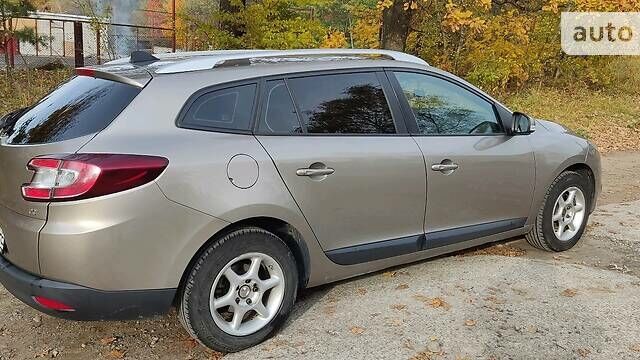 Коричневый Рено Меган, объемом двигателя 1.9 л и пробегом 334 тыс. км за 5799 $, фото 2 на Automoto.ua