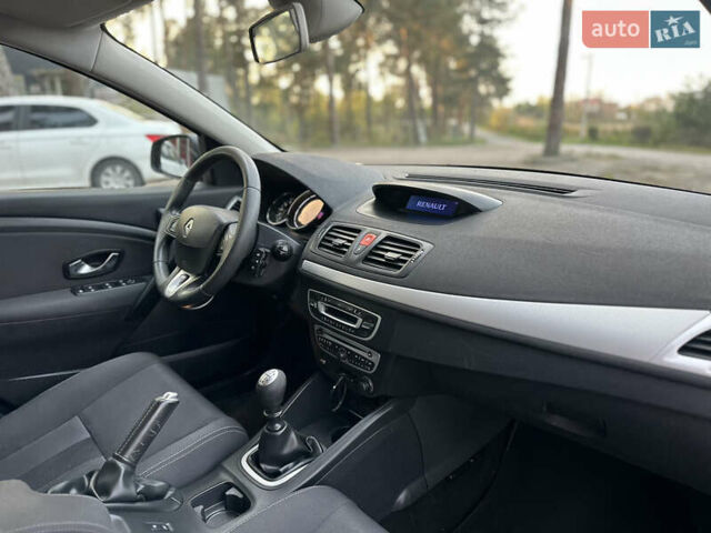 Коричневый Рено Меган, объемом двигателя 1.6 л и пробегом 210 тыс. км за 7700 $, фото 22 на Automoto.ua