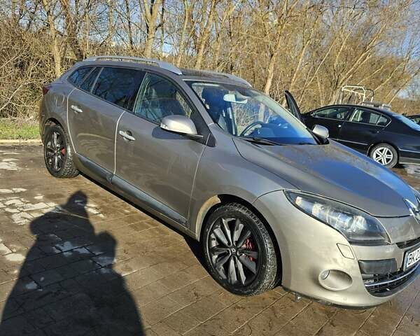 Коричневый Рено Меган, объемом двигателя 1.4 л и пробегом 255 тыс. км за 6500 $, фото 3 на Automoto.ua