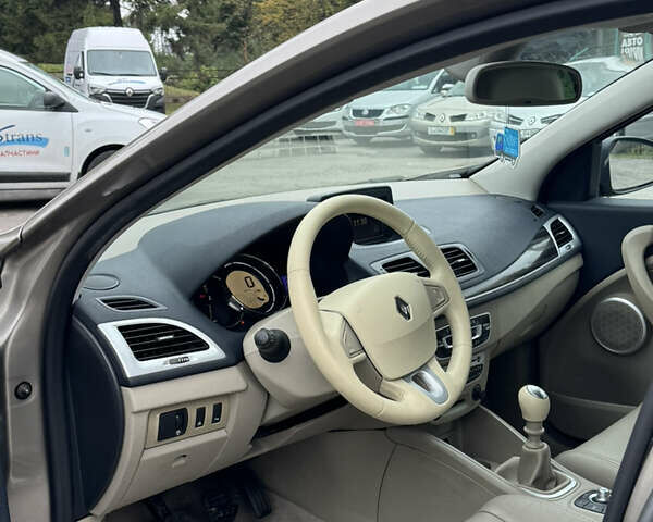 Коричневий Рено Меган, об'ємом двигуна 1.4 л та пробігом 212 тис. км за 6400 $, фото 19 на Automoto.ua
