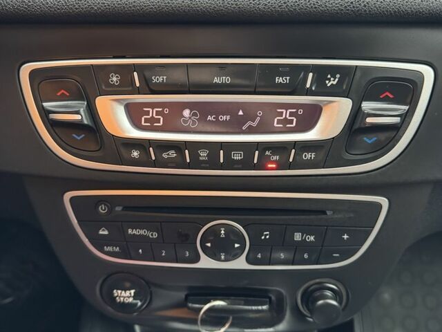 Коричневый Рено Меган, объемом двигателя 1.6 л и пробегом 135 тыс. км за 7499 $, фото 6 на Automoto.ua