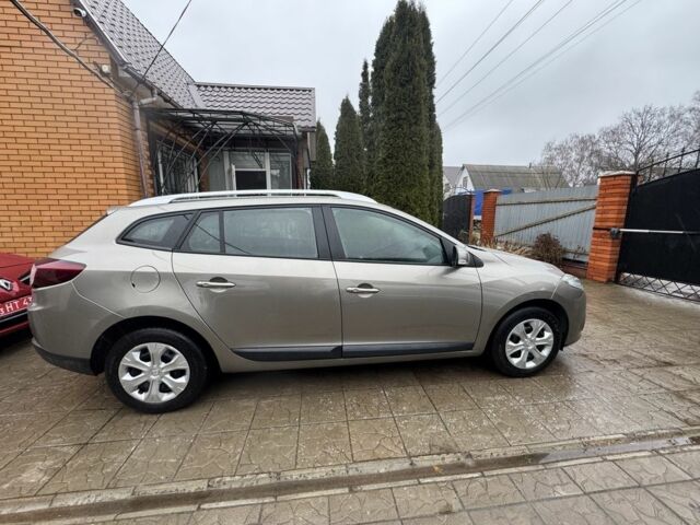 Коричневый Рено Меган, объемом двигателя 1.6 л и пробегом 135 тыс. км за 7499 $, фото 2 на Automoto.ua