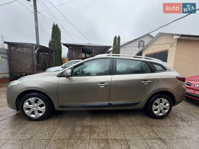 Коричневый Рено Меган, объемом двигателя 1.6 л и пробегом 134 тыс. км за 7499 $, фото 1 на Automoto.ua