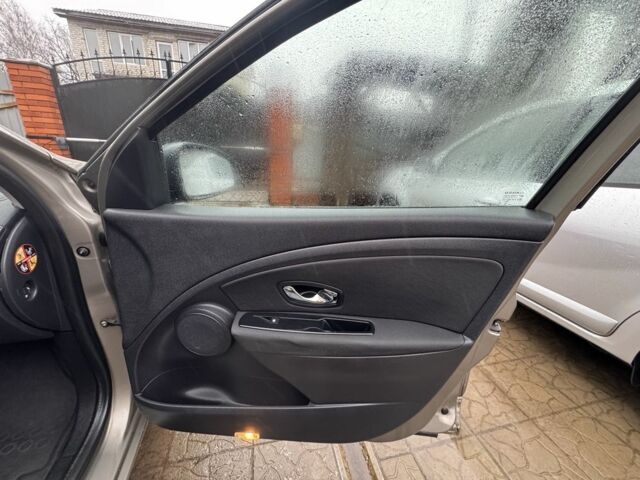 Коричневый Рено Меган, объемом двигателя 1.6 л и пробегом 135 тыс. км за 7499 $, фото 14 на Automoto.ua