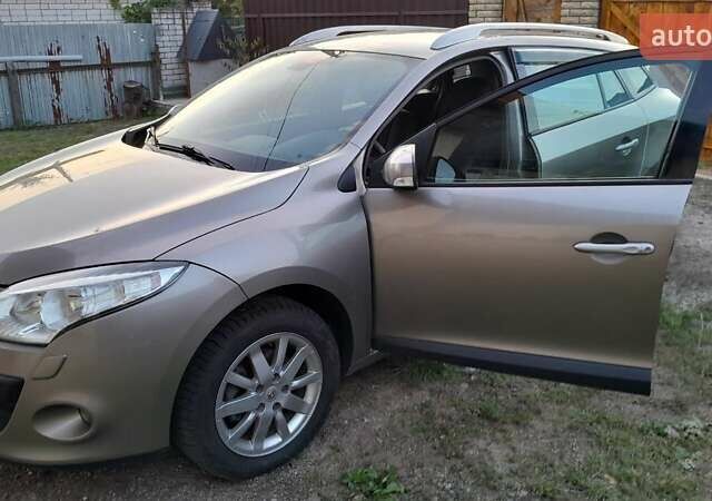 Коричневый Рено Меган, объемом двигателя 1.87 л и пробегом 220 тыс. км за 7300 $, фото 14 на Automoto.ua