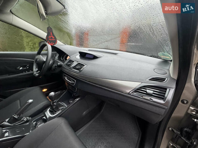 Коричневый Рено Меган, объемом двигателя 1.6 л и пробегом 134 тыс. км за 7499 $, фото 16 на Automoto.ua