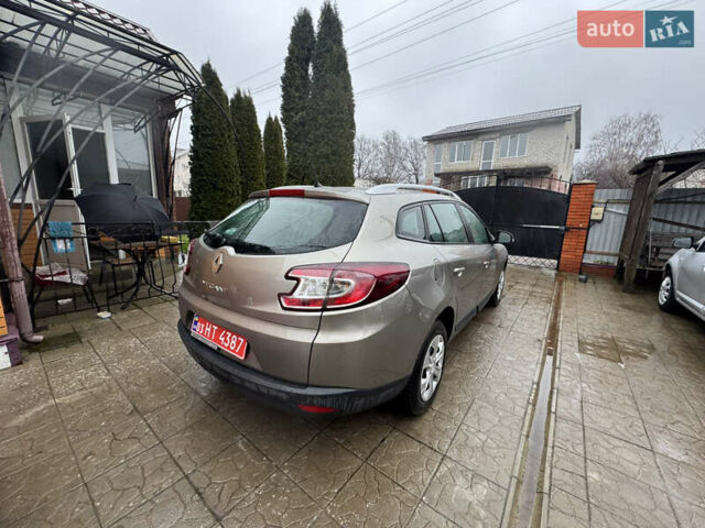 Коричневый Рено Меган, объемом двигателя 1.6 л и пробегом 134 тыс. км за 7499 $, фото 5 на Automoto.ua