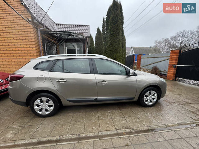 Коричневый Рено Меган, объемом двигателя 1.6 л и пробегом 134 тыс. км за 7499 $, фото 3 на Automoto.ua