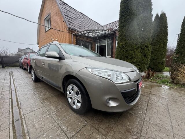 Коричневый Рено Меган, объемом двигателя 1.6 л и пробегом 135 тыс. км за 7499 $, фото 4 на Automoto.ua