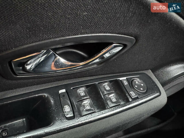 Коричневый Рено Меган, объемом двигателя 1.6 л и пробегом 134 тыс. км за 7499 $, фото 21 на Automoto.ua