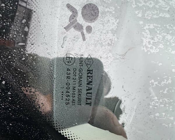 Коричневый Рено Меган, объемом двигателя 1.6 л и пробегом 134 тыс. км за 7499 $, фото 10 на Automoto.ua