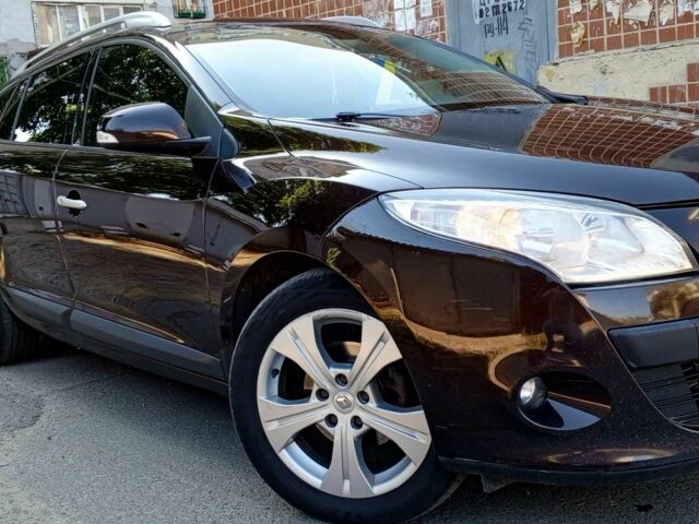 Рено Меган 2011 в Одессе на Automoto.ua Коричневый Рено Меган, объемом двигателя 1.9 л и пробегом 276 тыс. км за 7800 $, фото 2 на Automoto.ua