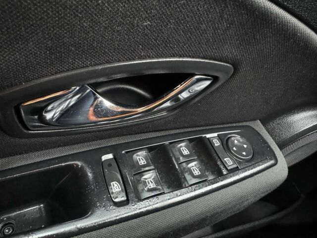 Коричневый Рено Меган, объемом двигателя 1.6 л и пробегом 135 тыс. км за 7499 $, фото 9 на Automoto.ua