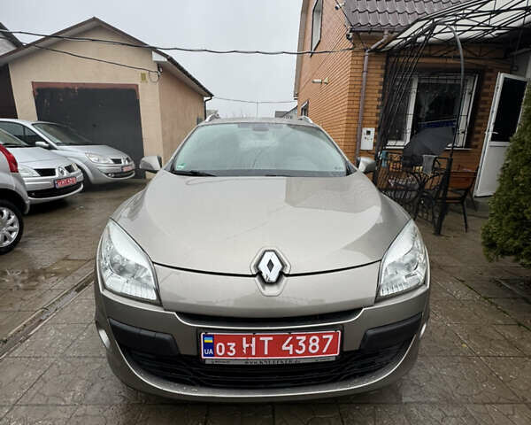 Коричневый Рено Меган, объемом двигателя 1.6 л и пробегом 134 тыс. км за 7499 $, фото 6 на Automoto.ua