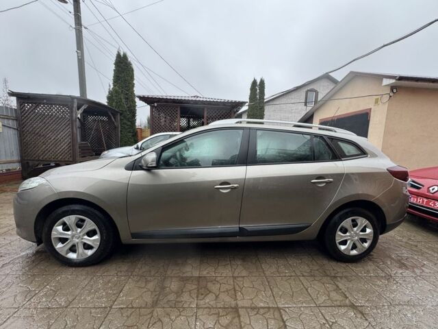 Коричневый Рено Меган, объемом двигателя 1.6 л и пробегом 135 тыс. км за 7499 $, фото 1 на Automoto.ua