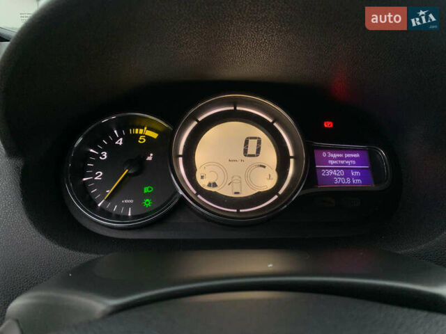 Коричневий Рено Меган, об'ємом двигуна 1.5 л та пробігом 239 тис. км за 8250 $, фото 7 на Automoto.ua