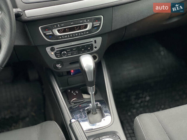 Коричневий Рено Меган, об'ємом двигуна 1.46 л та пробігом 314 тис. км за 8300 $, фото 45 на Automoto.ua