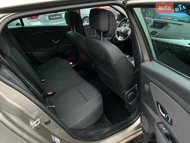 Коричневий Рено Меган, об'ємом двигуна 1.46 л та пробігом 314 тис. км за 8300 $, фото 63 на Automoto.ua