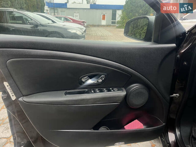 Коричневий Рено Меган, об'ємом двигуна 1.46 л та пробігом 380 тис. км за 6700 $, фото 10 на Automoto.ua