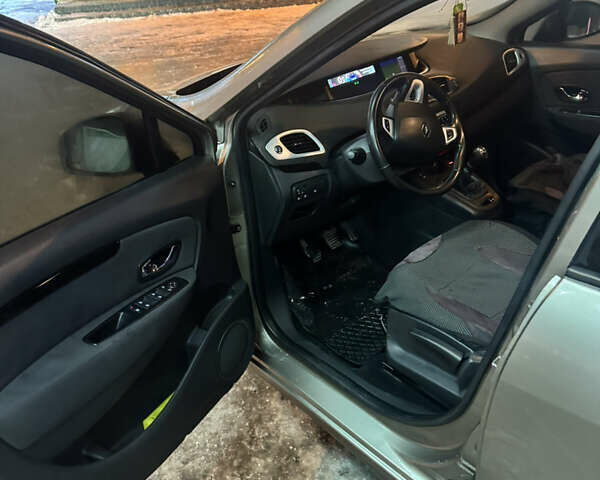 Коричневий Рено Меган, об'ємом двигуна 1.46 л та пробігом 248 тис. км за 7350 $, фото 13 на Automoto.ua