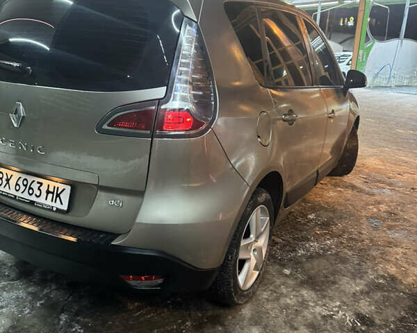 Коричневий Рено Меган, об'ємом двигуна 1.46 л та пробігом 248 тис. км за 7350 $, фото 2 на Automoto.ua