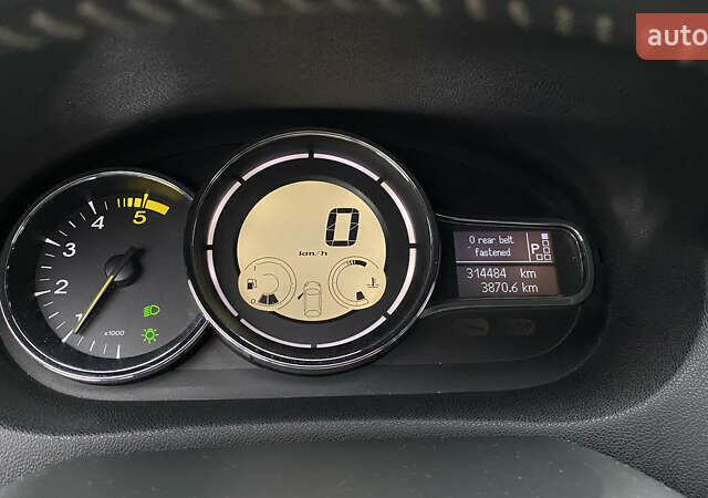 Коричневий Рено Меган, об'ємом двигуна 1.46 л та пробігом 314 тис. км за 8300 $, фото 42 на Automoto.ua