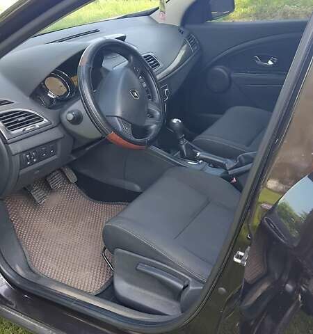 Коричневый Рено Меган, объемом двигателя 1.46 л и пробегом 355 тыс. км за 7600 $, фото 10 на Automoto.ua